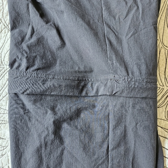 VGUC Mountain Hardware Convertible Cargo Pants Hiking Black Women Sz 12 - Picture 10 of 16